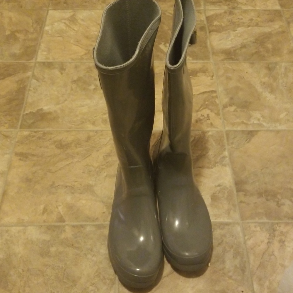 Rain boots